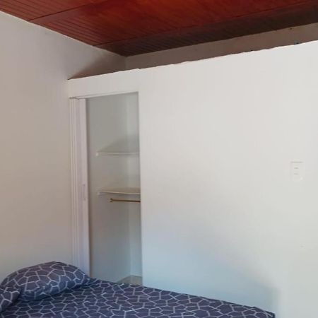 Hostal Arambulo Villavieja Luaran gambar