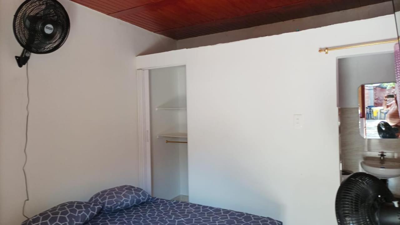 Hostal Arambulo Villavieja Luaran gambar